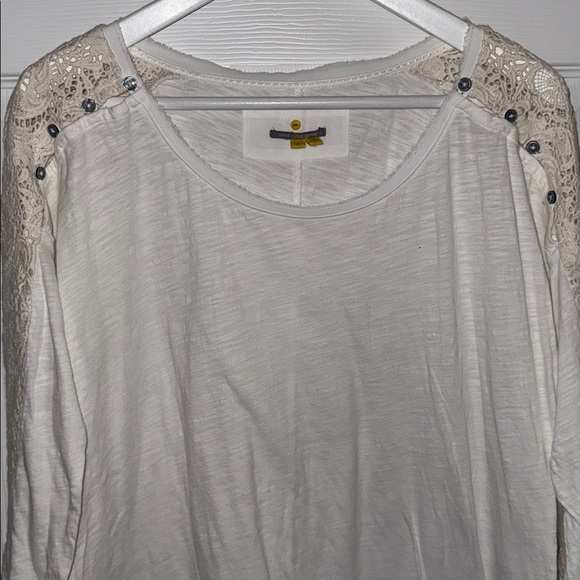 Little Yellow Button Top - Picture 4 of 8